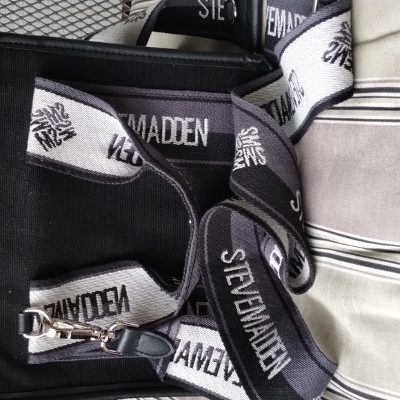 Steve Madden Purse - Picture 4 of 12